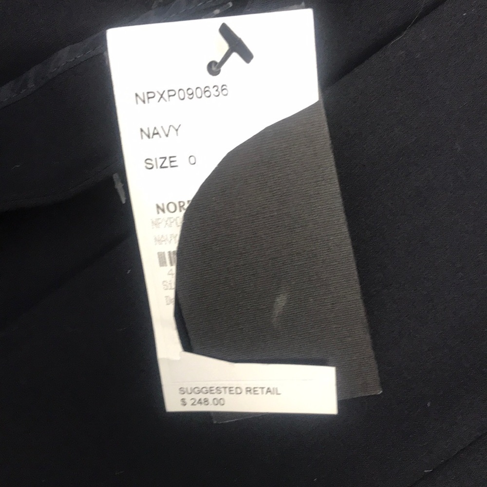 Lafayette 148 NWT wool blend slacks. Size 0P. - Picture 4 of 6